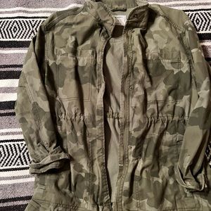 OLD NAVY WOMENS CAMO UTILITY JACKET